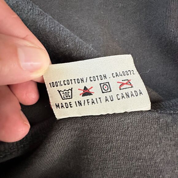 Red Canoe Top Women M Gray Cotton Classic Tee Round Neck Canada Maple Leaf NWOT - Picture 4 of 8